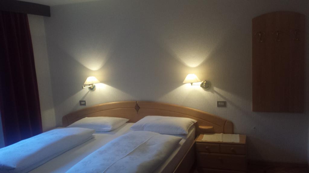Hotel Garni Gardena - Appartments Santa Cristina Val Gardena Pokoj fotografie