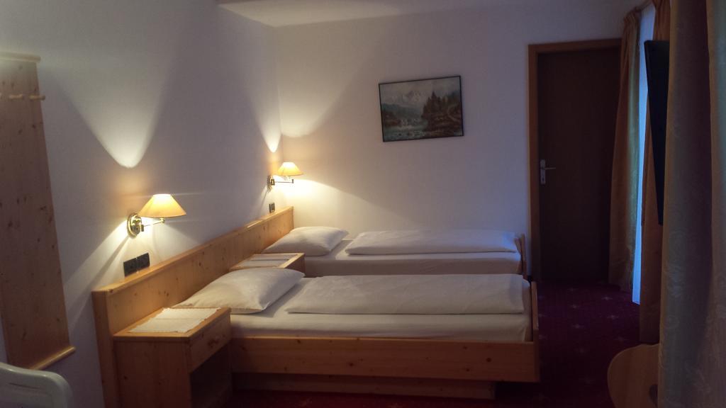 Hotel Garni Gardena - Appartments Santa Cristina Val Gardena Pokoj fotografie